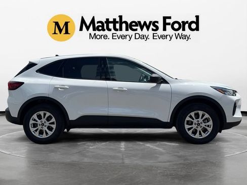 Used 2025 Ford Escape Active AWD/4WD image 6