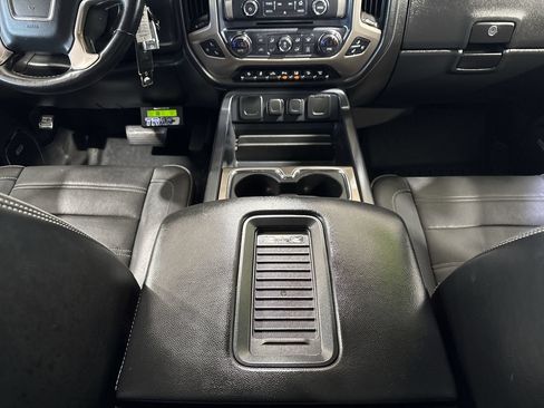 Used 2016 GMC Sierra 2500 Denali w/ Duramax Plus Package AWD/4WD image 21