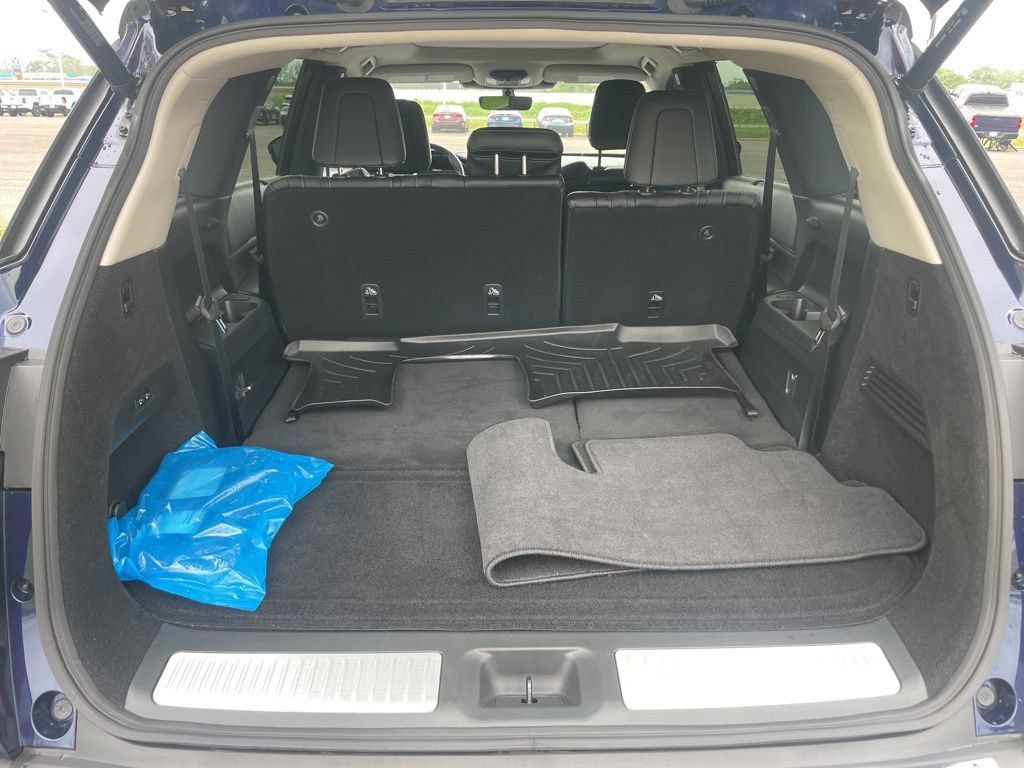 Used 2023 INFINITI QX60 Sensory w/ Cargo Package FWD image 15