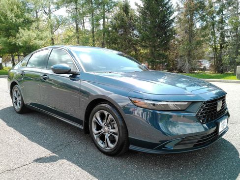 Used 2023 Honda Accord EX image 2