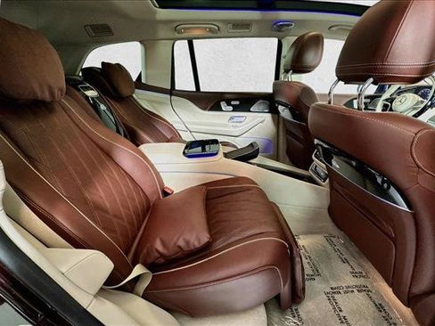 Used 2024 Mercedes-Benz Maybach GLS 600 4MATIC image 26