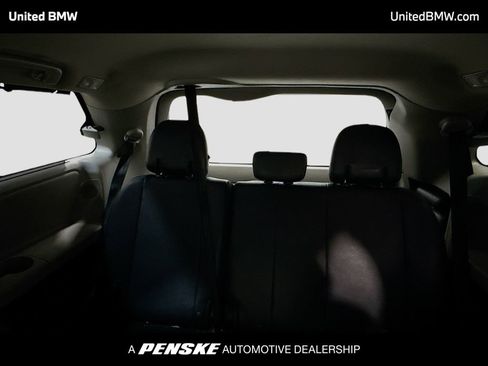Used 2019 Toyota Sienna SE w/ SE Preferred Package FWD image 14