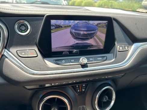 Used 2021 Chevrolet Blazer LT FWD image 9