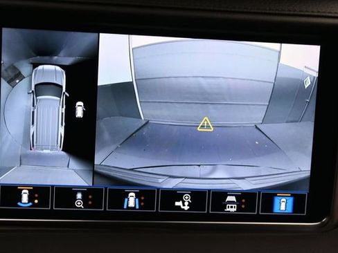 Used 2021 GMC Yukon Denali w/ Denali Ultimate Package AWD/4WD image 16