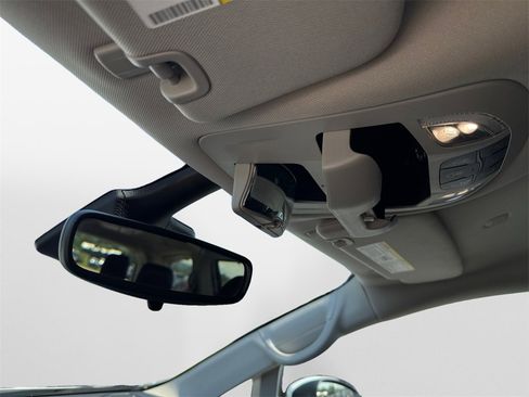 Certified 2023 Chrysler Pacifica Touring-L image 27