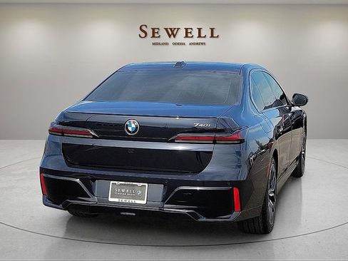 Used 2025 BMW 740i RWD image 5