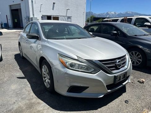 Used 2016 Nissan Altima 2.5 S w/ Power Driver Seat Package FWD image 4