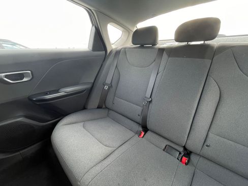 Used 2025 Kia K4 LXS image 38