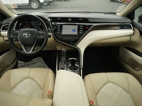 Used 2018 Toyota Camry XLE FWD image 21