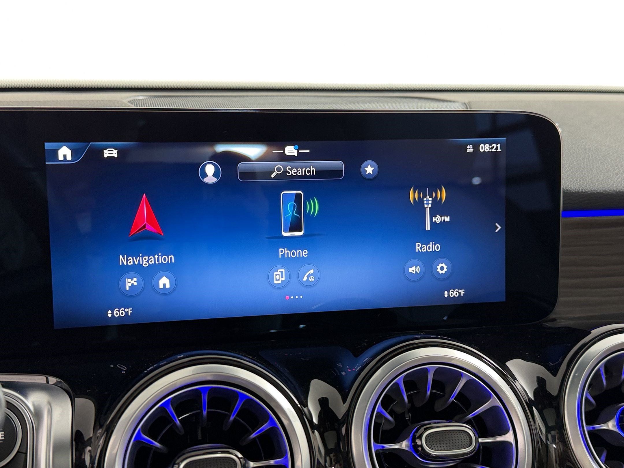 Used 2025 Mercedes-Benz GLB 250 4MATIC image 21