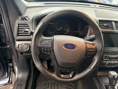 Used 2018 Ford Explorer XLT w/ Equipment Group 202A AWD/4WD image 14
