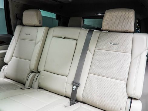 Used 2022 Cadillac Escalade Premium Luxury Platinum w/ Heavy-Duty Trailer Package image 46