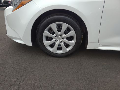 Certified 2023 Toyota Corolla LE FWD image 9