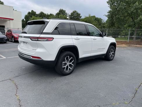 Used 2024 Jeep Grand Cherokee Limited w/ Luxury Tech Group II AWD/4WD image 25