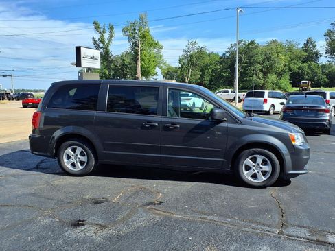 Used 2012 Dodge Grand Caravan SXT FWD image 12
