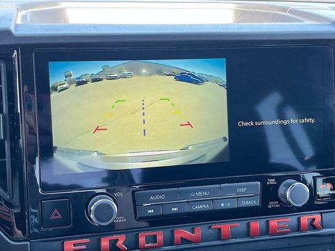 Used 2025 Nissan Frontier PRO-4X AWD/4WD image 13