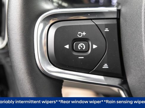 Used 2023 Volvo XC40 B5 Plus w/ Protection Package Premier image 15