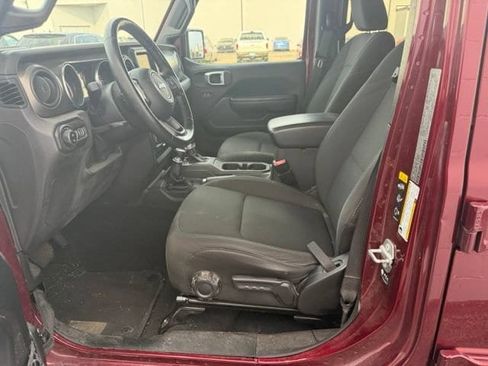 Used 2021 Jeep Gladiator Sport AWD/4WD image 25