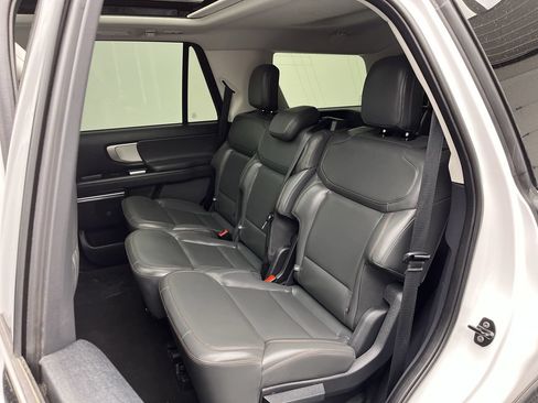 Certified 2025 Ford Expedition Active AWD/4WD image 14
