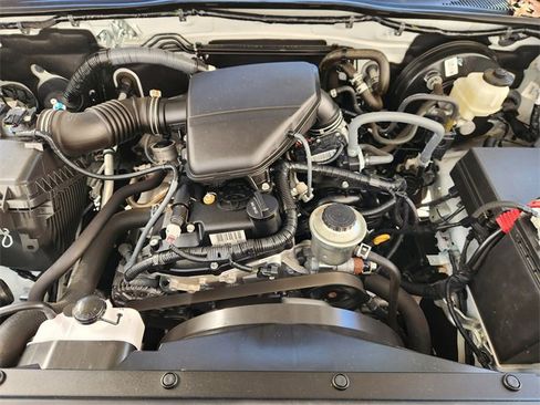 Used 2021 Toyota Tacoma SR5 w/ SR5 Appearance Package (SM) image 30