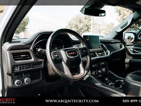 Used 2024 GMC Yukon XL AT4 AWD/4WD image 17