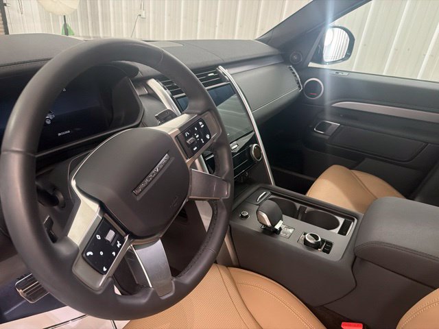 Certified 2025 Land Rover Discovery Dynamic SE AWD/4WD image 11