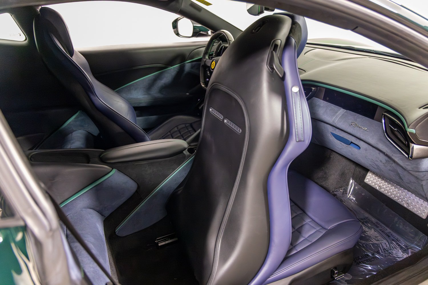 Used 2021 Ferrari Roma RWD image 24
