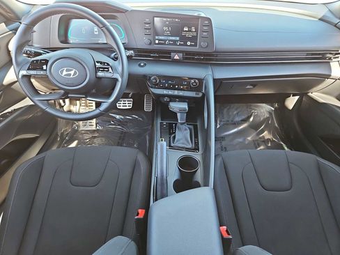 Certified 2025 Hyundai Elantra Sport image 15