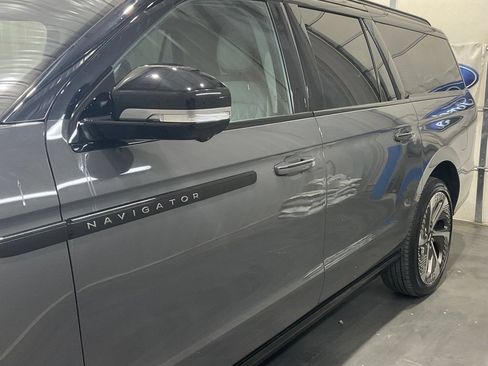 Used 2025 Lincoln Navigator L Black Label w/ Black Label Special Edition AWD/4WD image 4