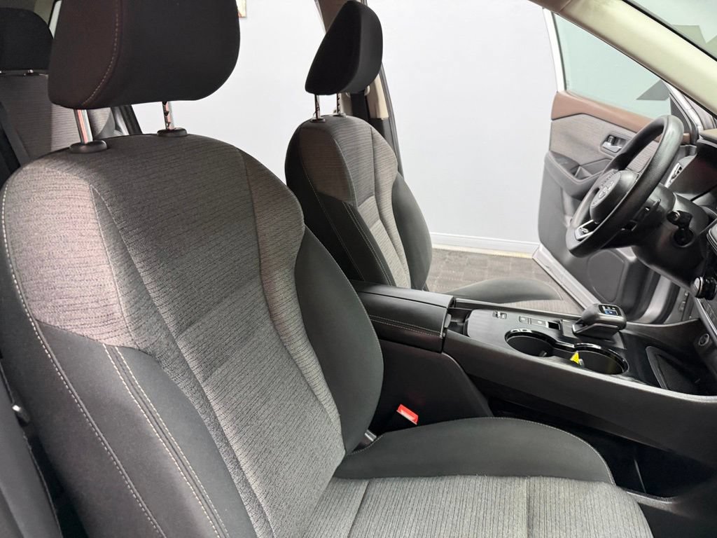 Used 2022 Nissan Rogue SV FWD image 50