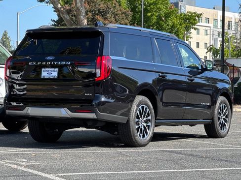 Certified 2025 Ford Expedition Max Platinum AWD/4WD image 4