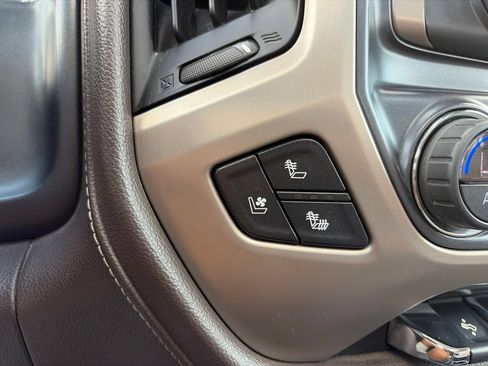Used 2018 GMC Sierra 2500 Denali w/ Duramax Plus Package AWD/4WD image 17