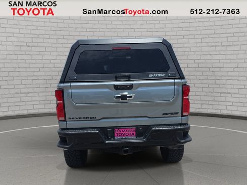 Used 2024 Chevrolet Silverado 2500 ZR2 w/ Technology Package AWD/4WD image 7