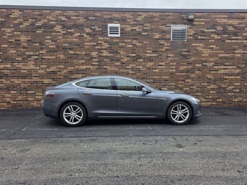 Used 2014 Tesla Model S 85 RWD image 5