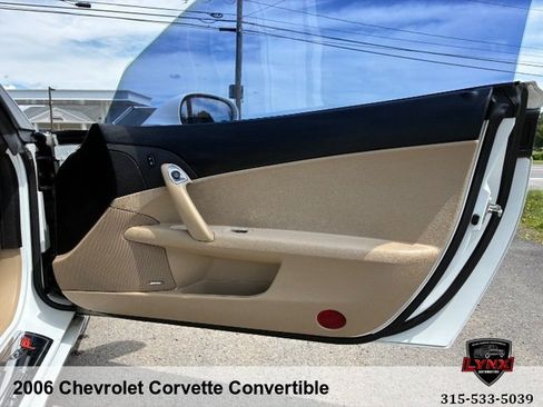 Used 2006 Chevrolet Corvette Convertible w/ Preferred Equipment Group RWD image 28