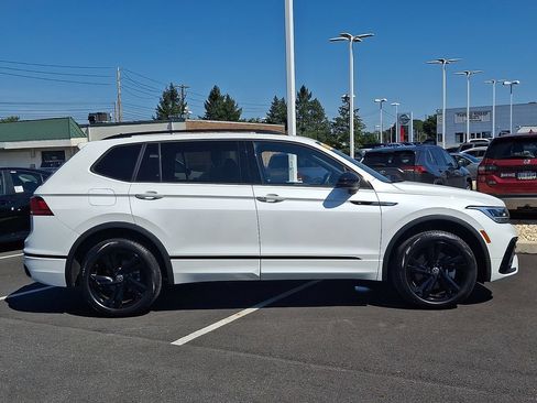 Used 2024 Volkswagen Tiguan SE R-Line AWD/4WD image 7