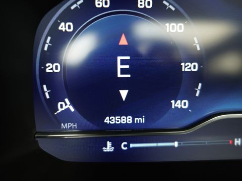 Used 2023 Chevrolet Tahoe LT w/ LT Signature Plus Package AWD/4WD image 26