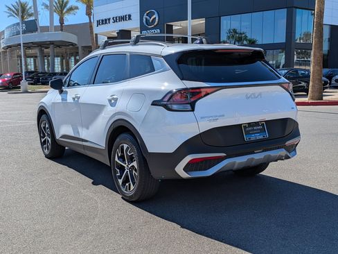 Used 2024 Kia Sportage EX image 3