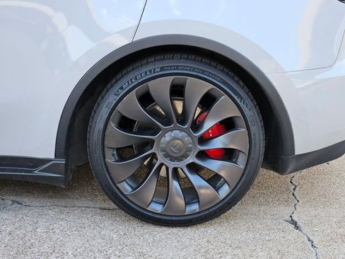 Used 2022 Tesla Model Y Performance image 20