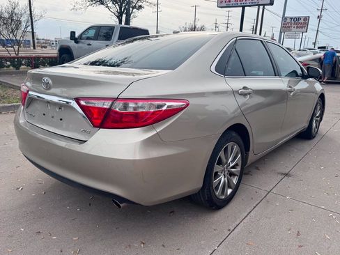 Used 2017 Toyota Camry XLE FWD image 9