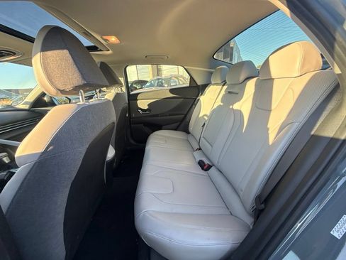Used 2021 Hyundai Elantra Limited FWD image 10