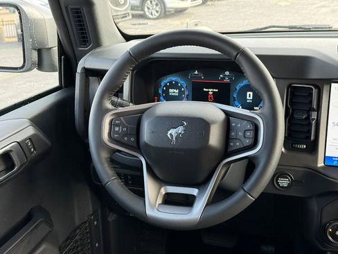 New 2025 Ford Bronco Badlands image 7