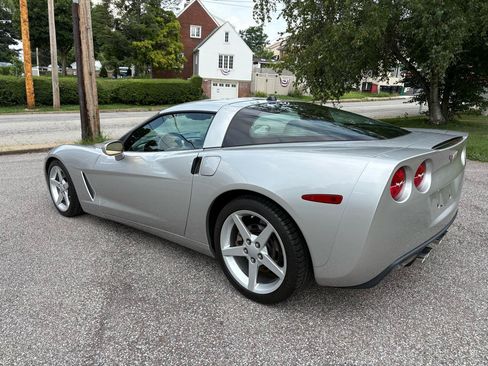 Used 2005 Chevrolet Corvette Coupe w/ Preferred Equipment Group RWD image 6