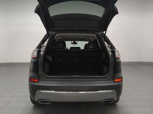 Used 2020 Jeep Cherokee Limited image 29