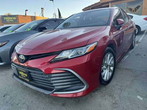 Used 2023 Toyota Camry LE w/ Convenience Package FWD image 3