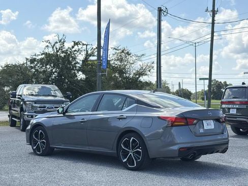 Used 2025 Nissan Altima 2.5 SR FWD image 10