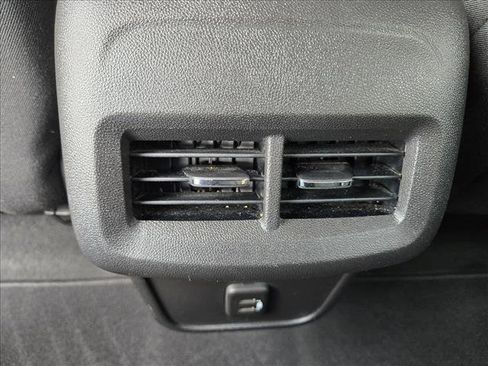 Used 2022 Chevrolet Equinox LT image 18