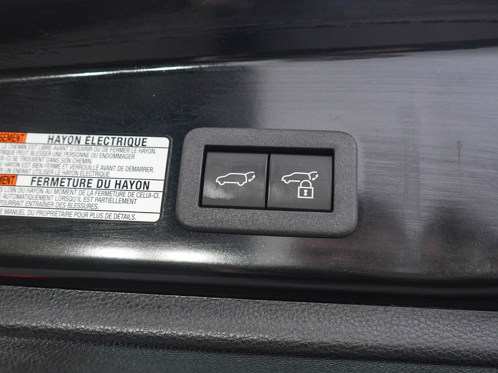 Used 2024 Toyota Corolla Cross XLE w/ Convenience Package AWD/4WD image 11