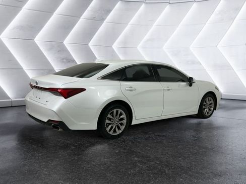 Used 2019 Toyota Avalon XLE w/ All Weather Liner Package FWD image 4
