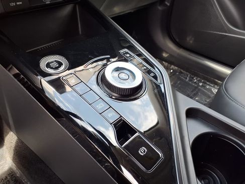 Certified 2023 Kia Niro EX FWD image 17